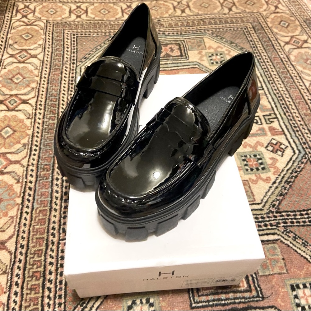 💣💣🌚🖤BRAND NEW NEVER WORN🖤🌚💣 HALSTON platform loafers!!